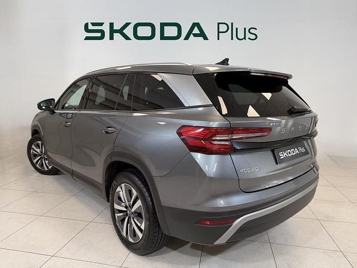 Usado Skoda Kodiaq Selection 150 CV (110 kW) 2025 Gris SUV