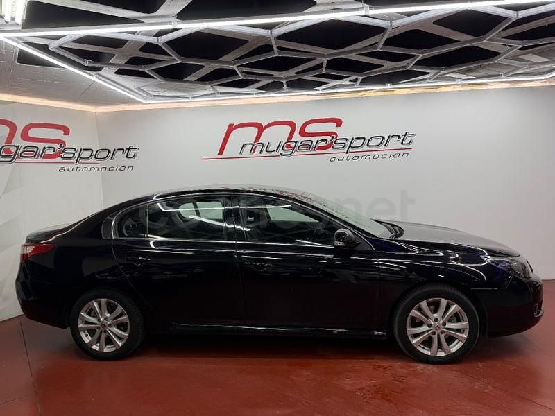 Usado Renault Latitude Expression 150 CV (110 kW) 2011 Negro Berlina