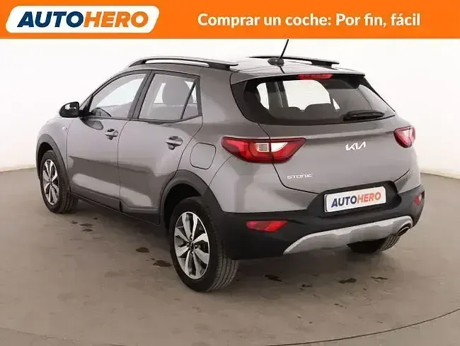 Usado Kia Stonic 84 CV (61 kW) 2023 Gris SUV