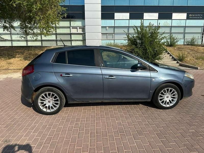 Usado Fiat Bravo Dynamic 120 CV (88 kW) 2010 Azul Utilitario