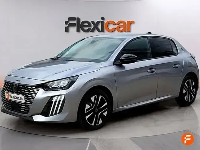 Usado Peugeot 208 Allure 100 CV (73 kW) 2025 Gris Utilitario