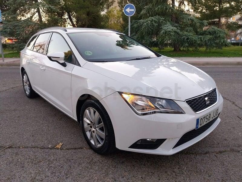 Usado Seat Leon CONNECT 110 CV (80 kW) 2015 Blanco Familiar