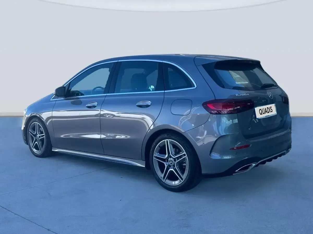 Usado Mercedes B200 150 CV (110 kW) 2024 Gris Utilitario