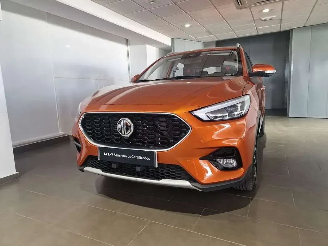 Usado MG ZS Comfort 106 CV (77 kW) 2023 Naranja SUV