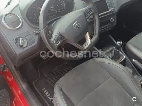 Usado Seat Ibiza FR 90 CV (66 kW) 2016 Rojo Berlina