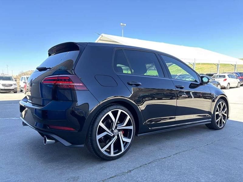 Usado VW Golf VII GTI 245 CV (180 kW) 2018 Negro Utilitario