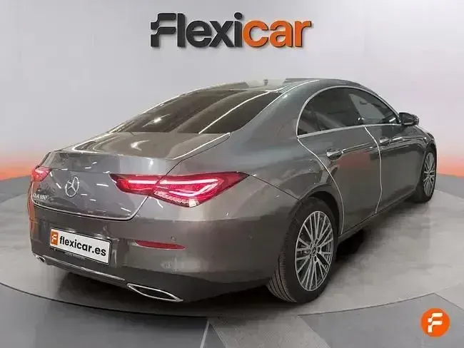 Usado Mercedes CLA180 136 CV (100 kW) 2022 Gris / plata Coupe