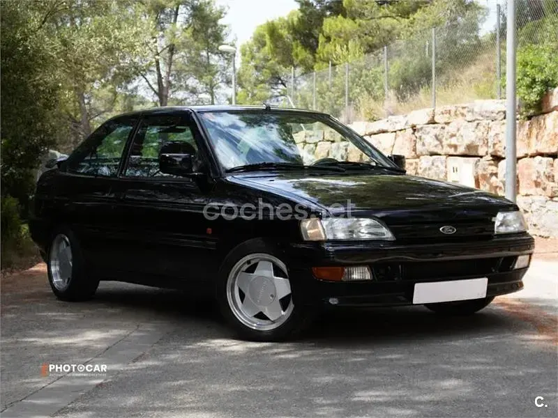 Usado Ford Escort 105 CV (77 kW) 1992 Negro Berlina
