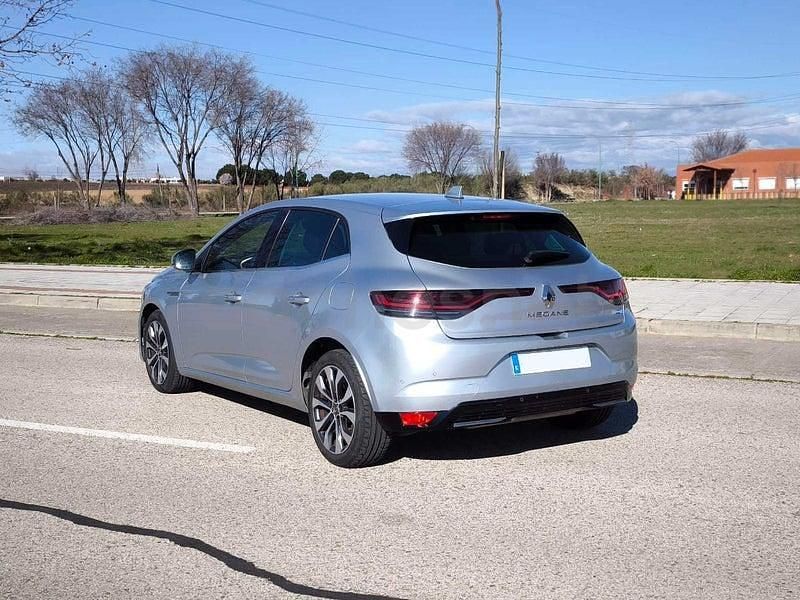 Usado Renault Mégane Zen 160 CV (117 kW) 2021 Gris / plata Berlina