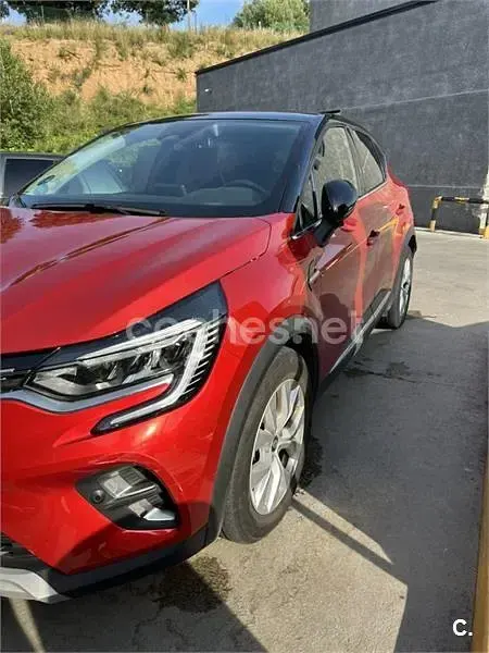 Usado Renault Captur Zen 160 CV (117 kW) 2021 Rojo SUV