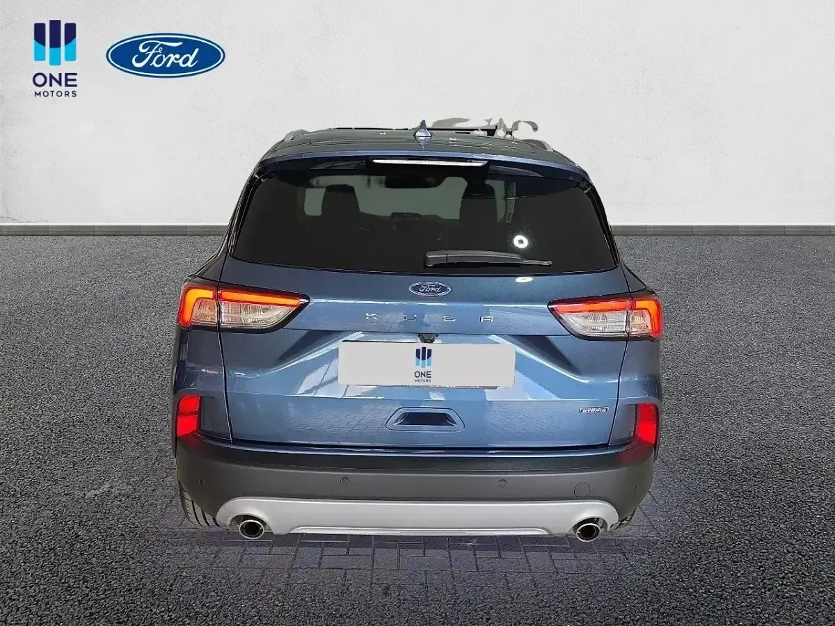Usado Ford Kuga Titanium 225 CV (165 kW) 2023 Azul SUV