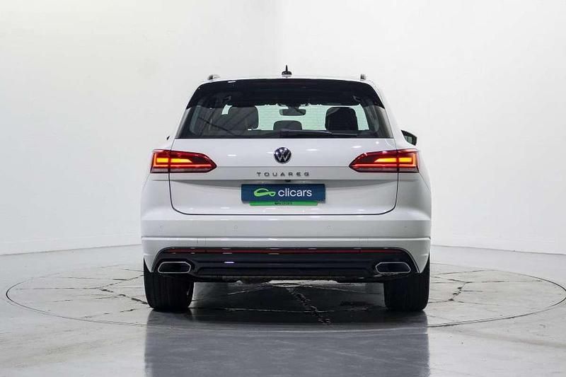 Usado VW Touareg R-line 231 CV (169 kW) 2021 Blanco SUV