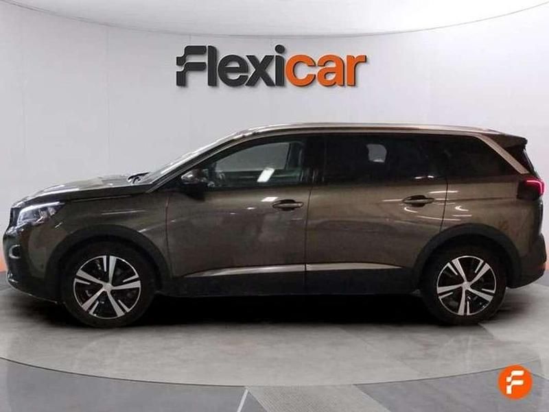 Usado Peugeot 5008 Allure 131 CV (96 kW) 2020 Verde SUV