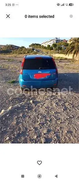 Usado Ford Fiesta 90 CV (66 kW) 2004 Azul Utilitario