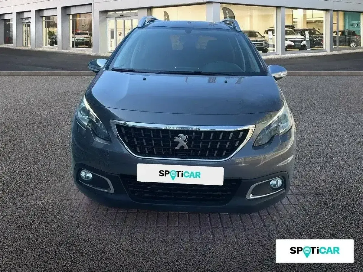 Usado Peugeot 2008 Style 100 CV (73 kW) 2017 Gris SUV