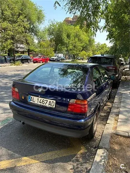 Usado BMW 316 102 CV (75 kW) 1998 Azul Berlina