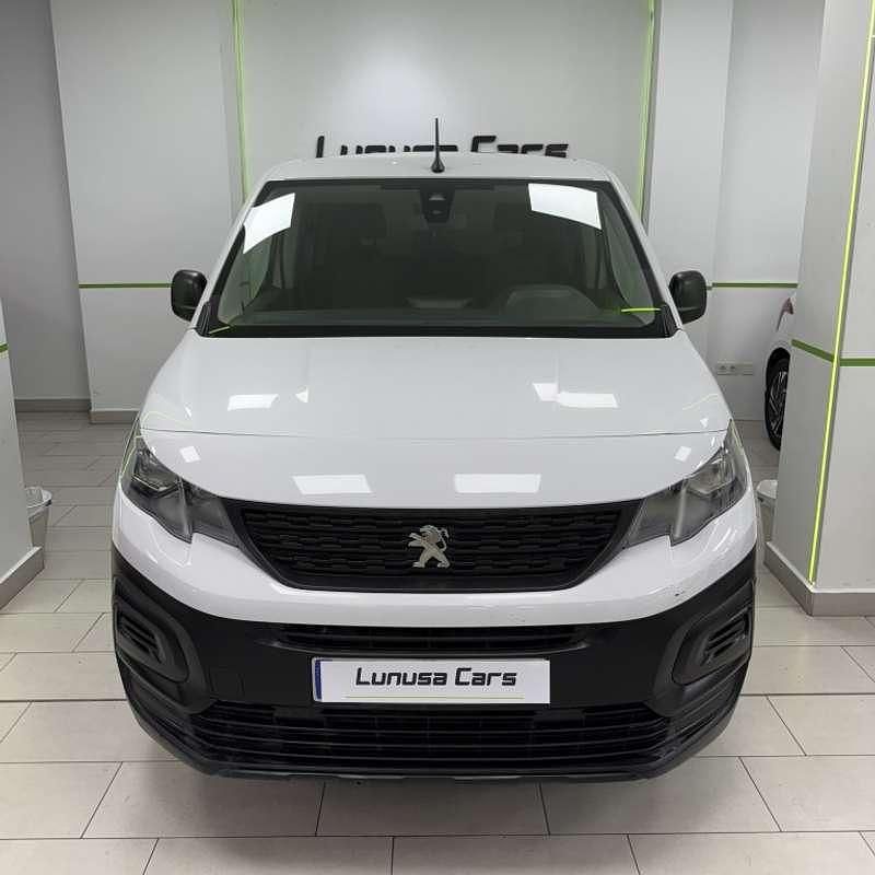 Usado Peugeot Rifter Allure 102 CV (75 kW) 2023 Monovolumen