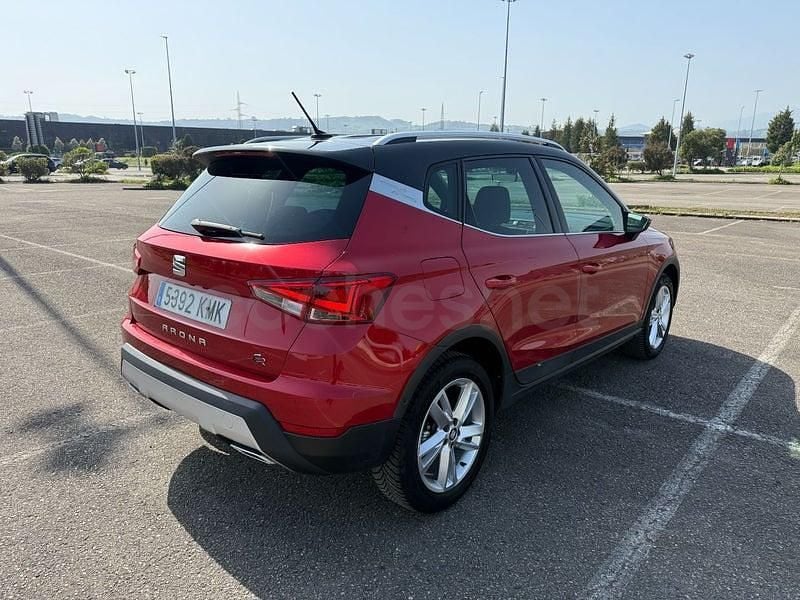 Używany Seat Arona FR 115 KM (84 kW) 2018 Czerwony SUV
