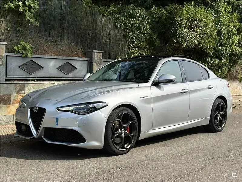 Usado Alfa Romeo Giulia Veloce 280 CV (205 kW) 2018 Gris / plata Berlina