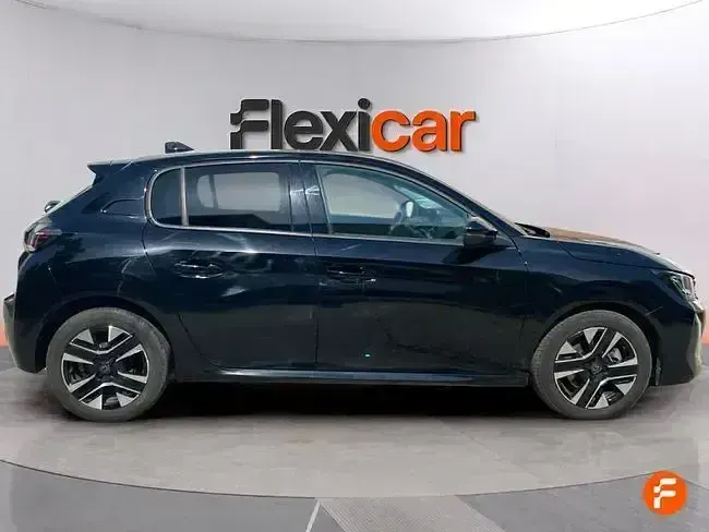 Usado Peugeot 208 Allure 100 CV (73 kW) 2025 Negro Utilitario