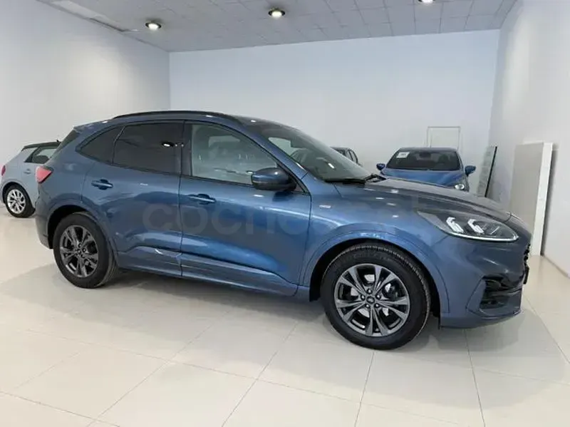 Usado Ford Kuga ST-Line 150 CV (110 kW) 2022 Azul SUV