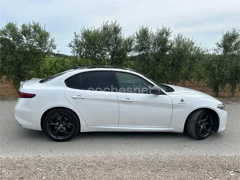 Usado Alfa Romeo Giulia Veloce 280 CV (205 kW) 2017 Blanco Berlina
