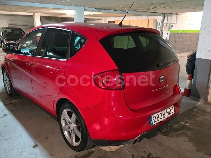 Usado Seat Altea Style 160 CV (117 kW) 2011 Rojo Monovolumen