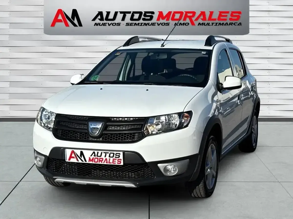 Käytetty Dacia Sandero Stepway 90 HP (66 kW) 2016 Valkoinen Viistoperä