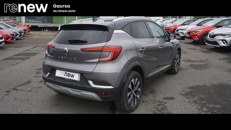 Usado Renault Captur Techno 140 CV (102 kW) 2024 Gris SUV
