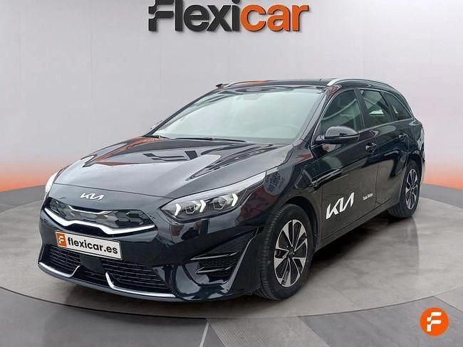 Usado Kia Ceed 141 CV (103 kW) 2024 Negro Utilitario