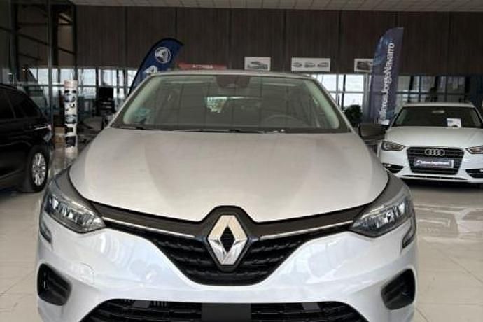 Gris Usado 2023 Renault Clio V Zen Utilitario | 14.900 € (Precio justo) - Imagen 1/4