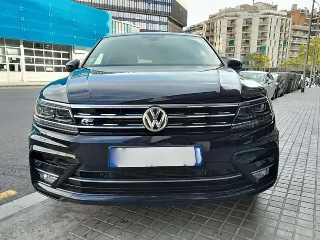Usado VW Tiguan R-line 179 CV (131 kW) 2018 Negro SUV