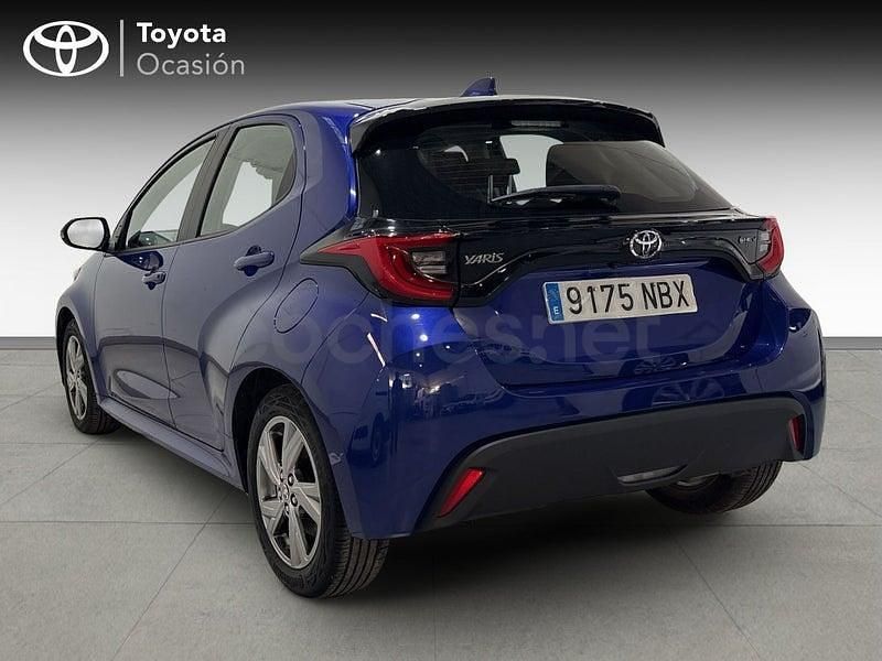 Usado Toyota Yaris Hybrid Active 116 CV (85 kW) 2025 Azul Berlina