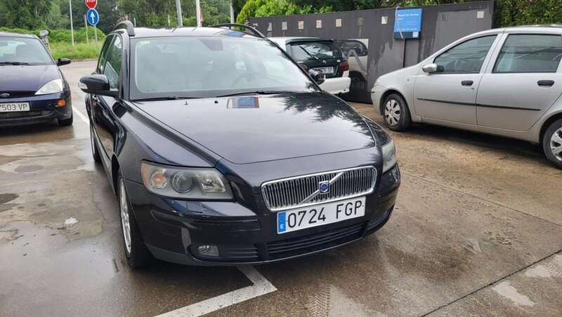 Negro Usado 2006 Volvo V50 Momentum Familiar | 4950 € - Imagen 1/4