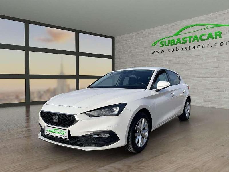 Usado Seat Leon Style 116 CV (85 kW) 2021 Blanco Berlina