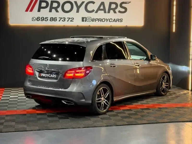 Usado Mercedes B220 AMG line 177 CV (130 kW) 2016 Gris / plata Utilitario