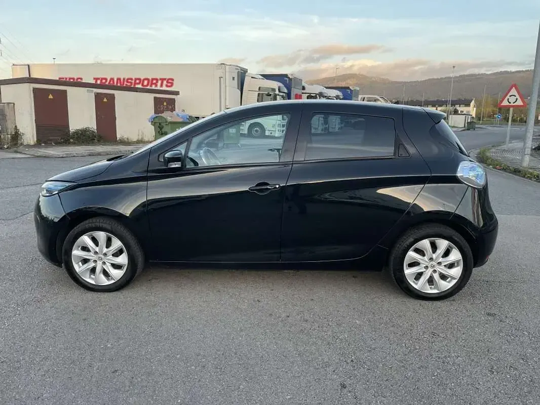 Begagnad Renault Zoe Life 64 kW (88 HK) 2015 Svart Halvkombi