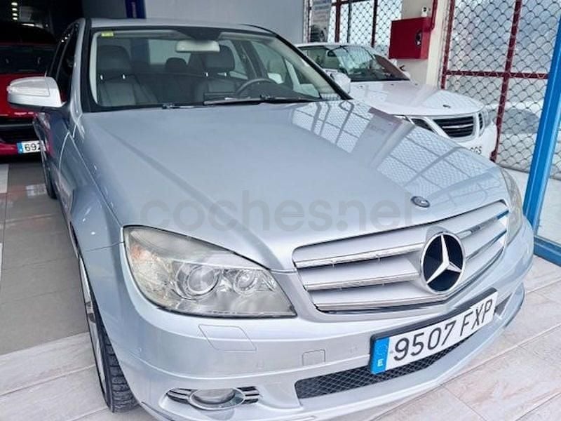 Usado Mercedes C320 Avantgarde 224 CV (164 kW) 2008 Gris / plata Berlina