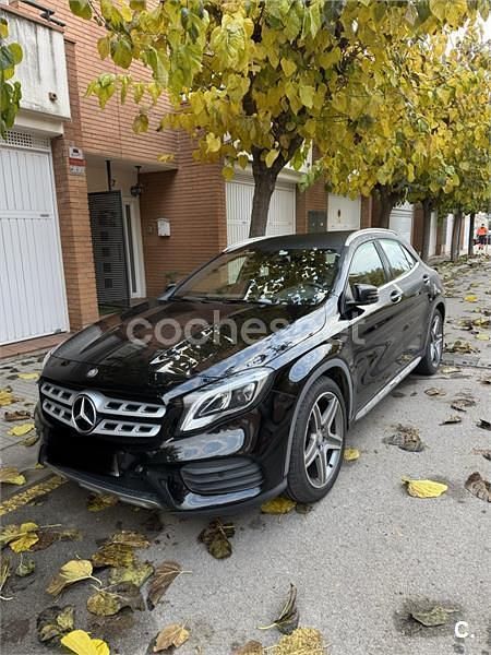 Usado Mercedes GLA200 136 CV (100 kW) 2017 Negro SUV