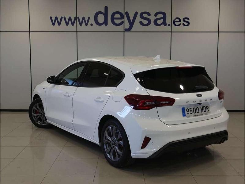 Usado Ford Focus ST-Line 125 CV (91 kW) 2023 Blanco Utilitario