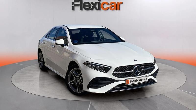 Usado Mercedes A200 163 CV (119 kW) 2019 Blanco Berlina