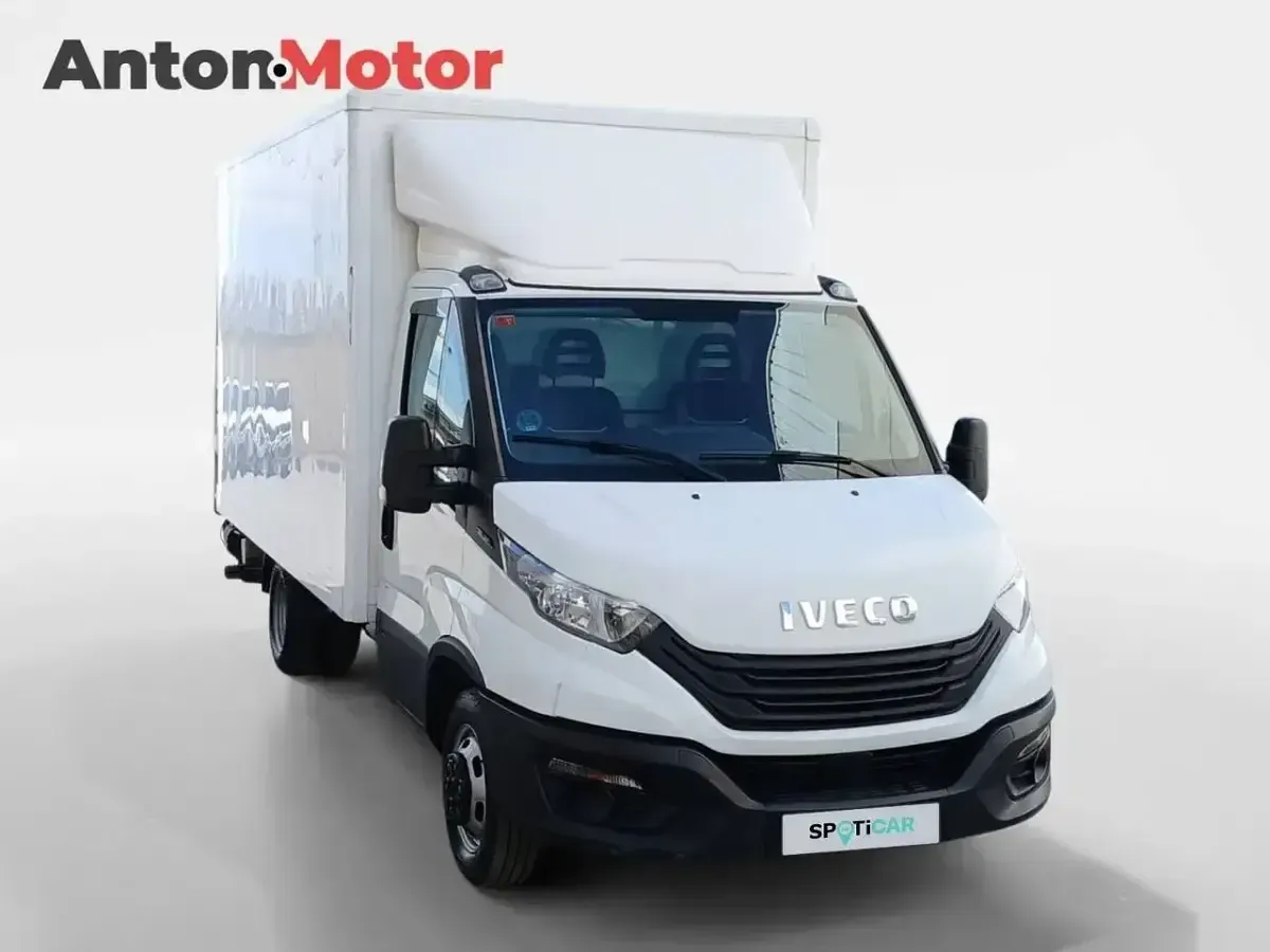 Usado Iveco Daily 160 CV (117 kW) 2023 Blanco Berlina