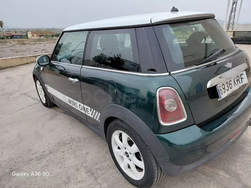 Usado Mini Cooper D 110 CV (80 kW) 2009 Verde Utilitario