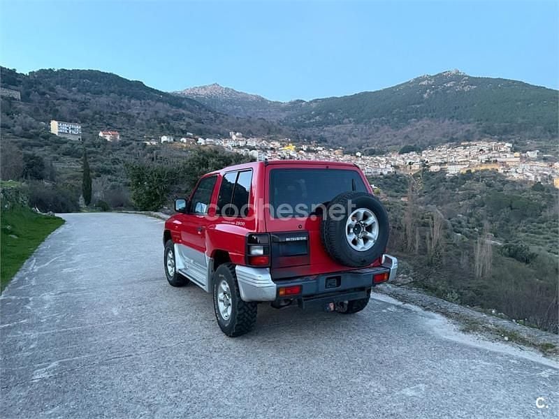 Usado Mitsubishi Montero 125 CV (91 kW) 1998 Rojo SUV