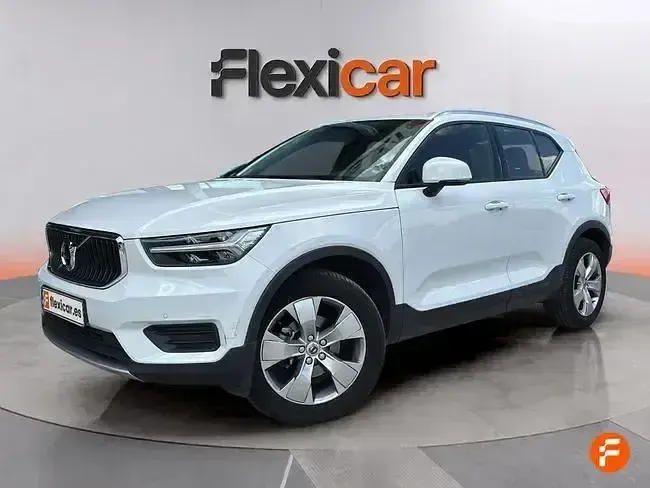 Usado Volvo XC40 Momentum 129 CV (94 kW) 2021 Blanco SUV