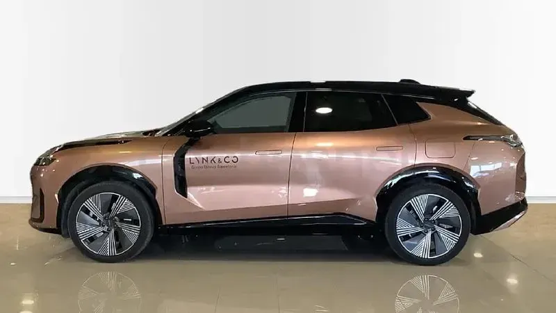 Usado Lynk & Co 08 350 CV (257 kW) 2025 Gris / plata SUV