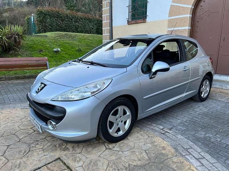 Gris Usado 2008 Peugeot 207 Utilitario | 3999 € (Precio justo) - Imagen 1/4
