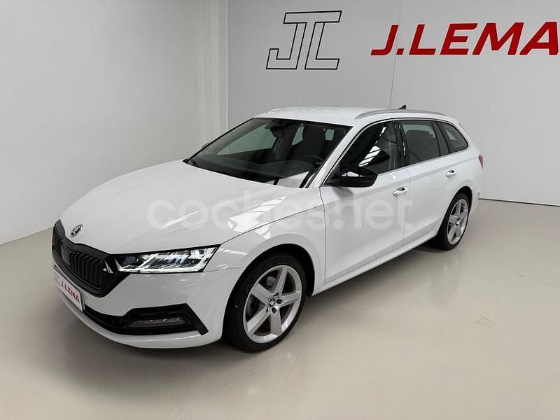 Blanco Usado 2021 Skoda Octavia Ambition Familiar | 15.900 € (Un poco caro) - Imagen 1/4