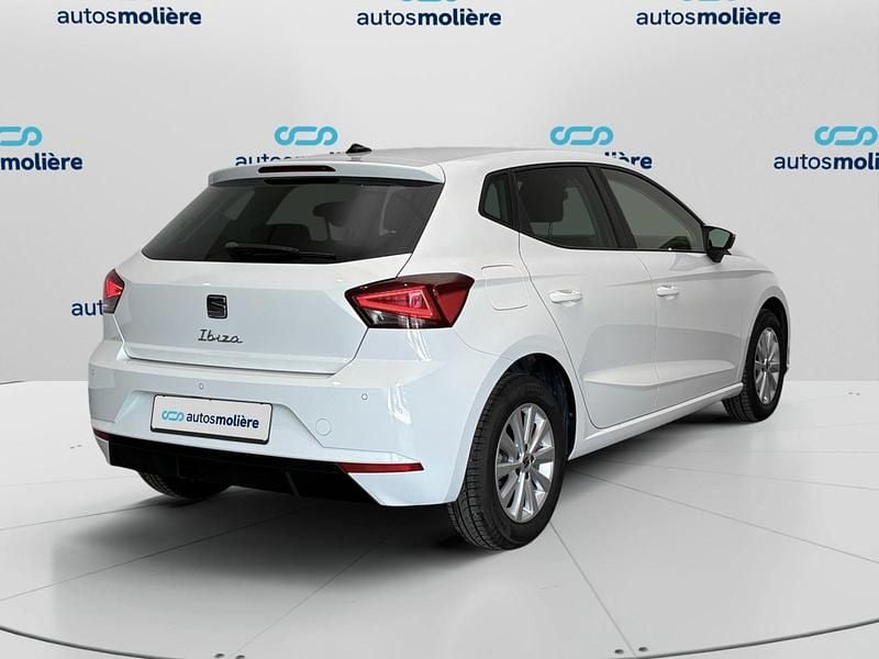 Usado Seat Ibiza Style Plus 110 CV (80 kW) 2021 Blanco Utilitario