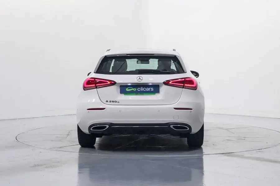 Usado Mercedes A250 218 CV (160 kW) 2023 Blanco Berlina